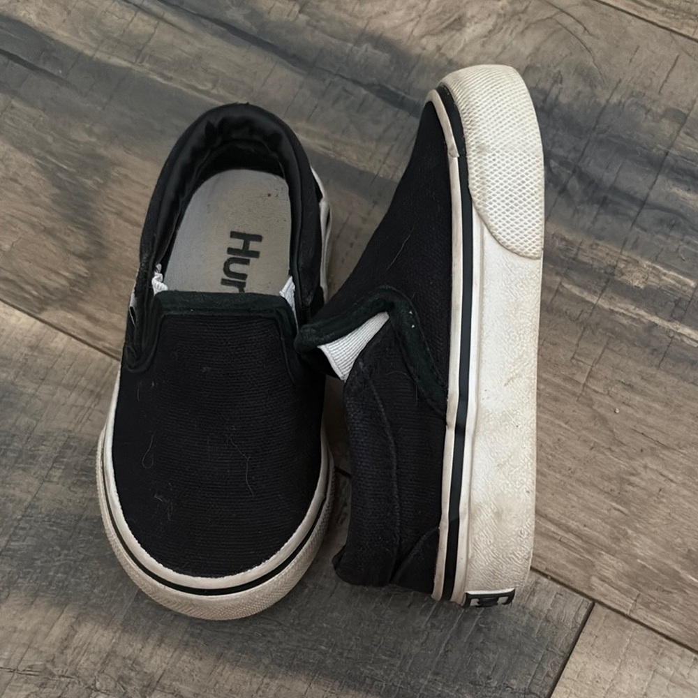 Hurley Toddler Size 5 Shoes - Black and White slip on